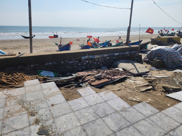 Đầu tư 2,5 tỷ đồng 'vá' tuyến kè biển Sầm Sơn- Ảnh 4. Đầu tư 2,5 tỷ đồng 'vá' tuyến kè biển Sầm Sơn- Ảnh 4.