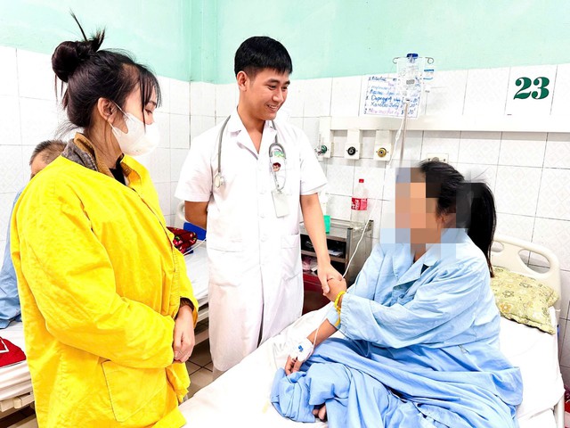 Giành giật sự sống cho sản phụ ngừng tim, hôn mê sâu- Ảnh 2.