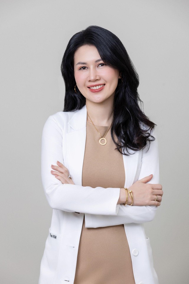 Dán răng sứ Veneer: Nụ cười đẹp phải đi cùng một hàm răng khỏe- Ảnh 1. Dán răng sứ Veneer: Nụ cười đẹp phải đi cùng một hàm răng khỏe- Ảnh 1.