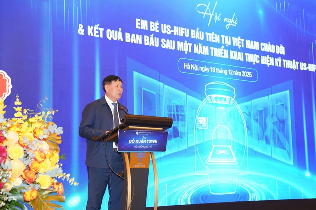 Y học Việt Nam ghi dấu mốc mới: Bé trai sinh ra từ mẹ điều trị u xơ bằng sóng siêu âm hội tụ- Ảnh 1.