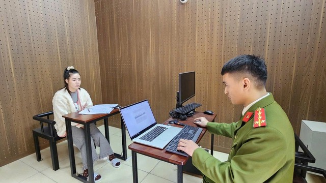 Bóc gỡ đường dây 'tổng tài độc thân, người đẹp cô đơn' lừa đảo gần 3.000 nạn nhân- Ảnh 1. Bóc gỡ đường dây 'tổng tài độc thân, người đẹp cô đơn' lừa đảo gần 3.000 nạn nhân- Ảnh 1.