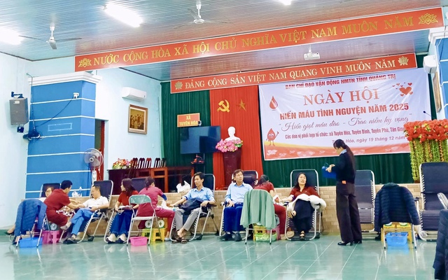 Thu gần 400 đơn vị máu trong ngày hội hiến máu ở thượng nguồn sông Gianh- Ảnh 1.
