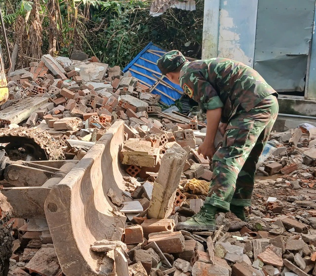 "Chiến dịch Quang Trung" thần tốc xây dựng nhà cho người dân vùng lũ (kỳ I) - Ảnh 7.