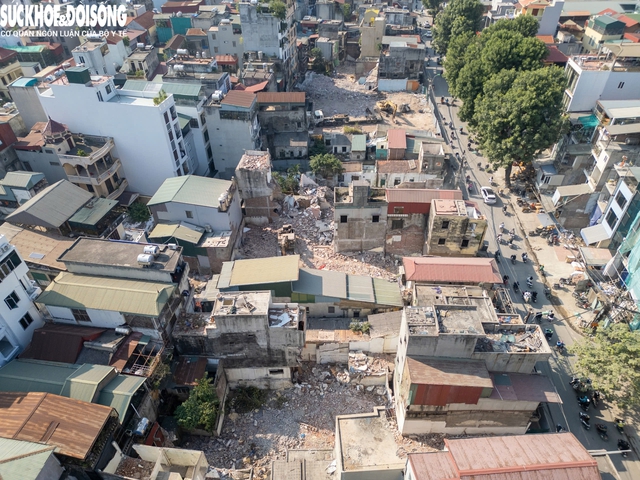 Hiện trạng tuyến đường 'đắt nhất hành tinh' trước hạn bàn giao mặt bằng- Ảnh 2. Hiện trạng tuyến đường 'đắt nhất hành tinh' trước hạn bàn giao mặt bằng- Ảnh 2.