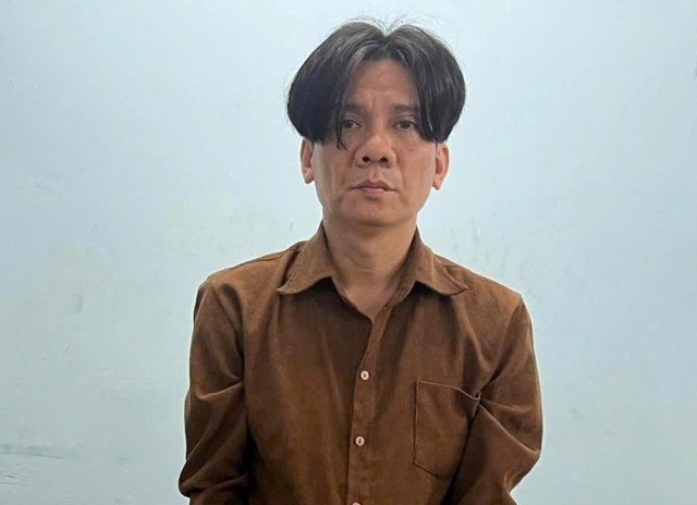 Bắt đối tượng giả vờ xem rồi cướp 1,5 lượng vàng ở TPHCM- Ảnh 1.