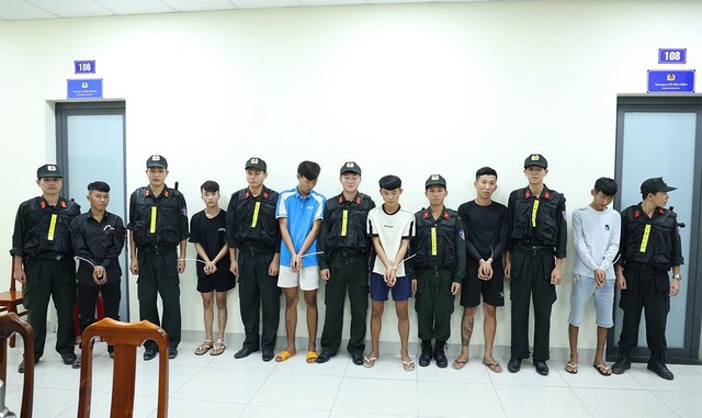 Triệt phá ổ nhóm 'Giết người, gây rối trật tự công cộng' do 'Tẻo Bô' cầm đầu- Ảnh 1. Triệt phá ổ nhóm 'Giết người, gây rối trật tự công cộng' do 'Tẻo Bô' cầm đầu- Ảnh 1.