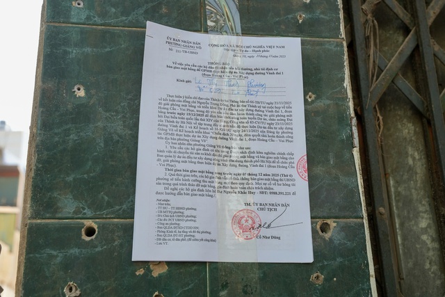 Hiện trạng tuyến đường 'đắt nhất hành tinh' trước hạn bàn giao mặt bằng- Ảnh 5. Hiện trạng tuyến đường 'đắt nhất hành tinh' trước hạn bàn giao mặt bằng- Ảnh 5.