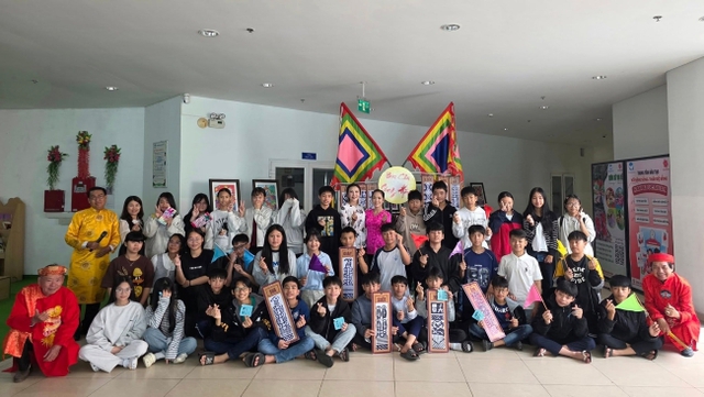 Độc đáo nghệ thuật hát bài chòi - sân chơi của những ván cờ- Ảnh 4. Độc đáo nghệ thuật hát bài chòi - sân chơi của những ván cờ- Ảnh 4.