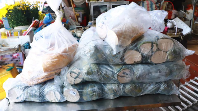 Phát hiện gần 170kg giò, chả chứa hàn the tại chợ Tam Cờ, Tuyên Quang - Ảnh 2.