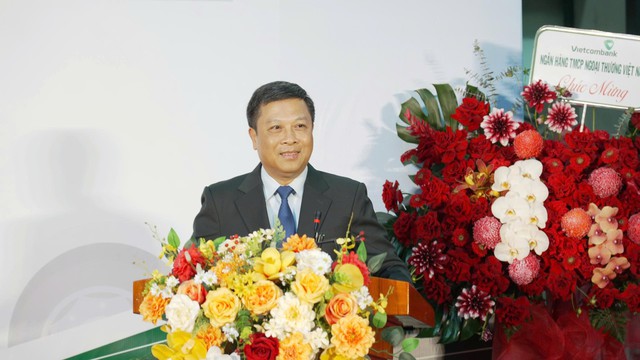 Vietcombank tặng xe cứu thương trị giá gần 2,7 tỷ đồng cho Bệnh viện Hữu Nghị- Ảnh 2.