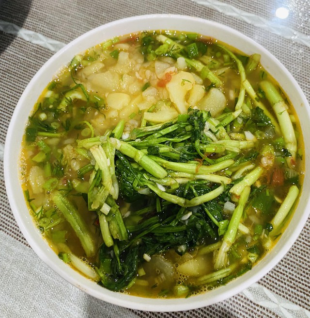 Ăn canh khoai tây nấu rau cần Thái Bình cần lưu ý gì?- Ảnh 2.