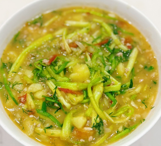 Ăn canh khoai tây nấu rau cần Thái Bình cần lưu ý gì?- Ảnh 1.