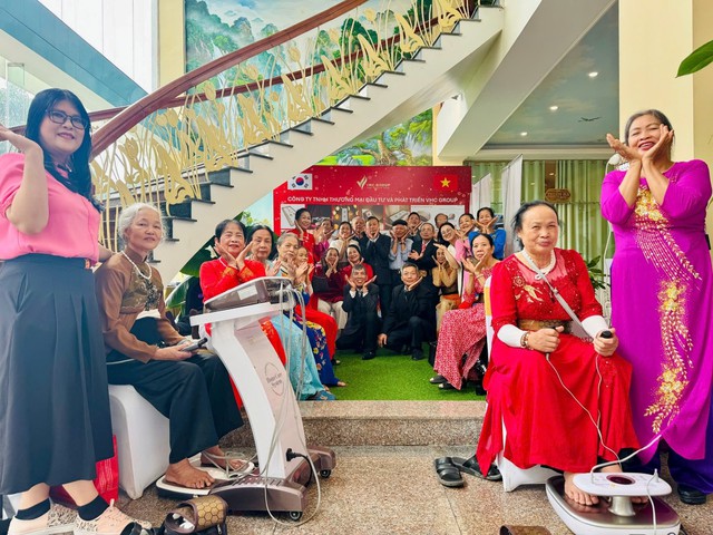 Từ thảm nhiệt từ trường đến thiết bị trị liệu cột sống: VHC Group đưa công nghệ Hàn Quốc vào chăm sóc sức khỏe- Ảnh 4.