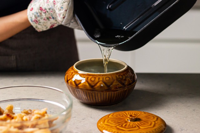 Vì sao dùng mỡ lợn chiên xào lại ngon hơn dầu ăn?- Ảnh 2.