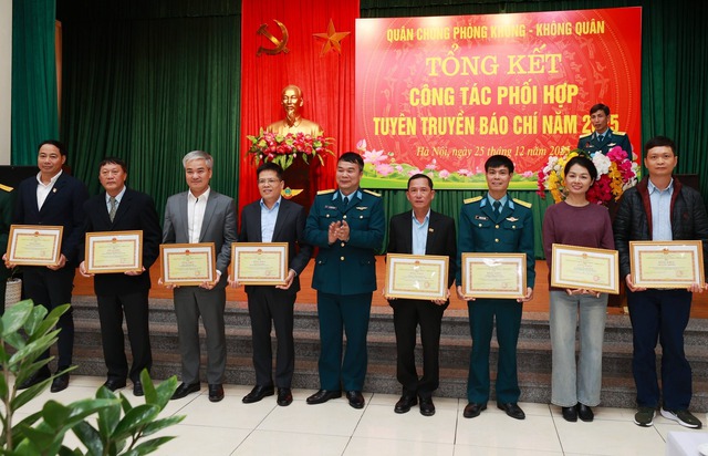 Báo Sức khỏe và Đời sống góp phần lan tỏa hình ảnh người lính Không quân trong thời kỳ mới- Ảnh 3.