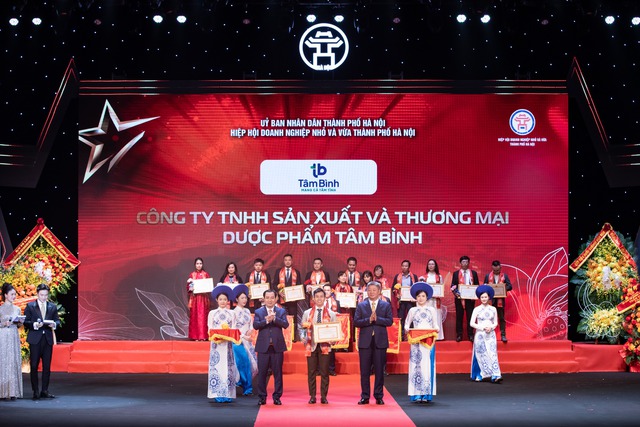 15 năm thành lập, Dược phẩm Tâm Bình 10 lần được UBND TP Hà Nội tặng Bằng khen- Ảnh 1.