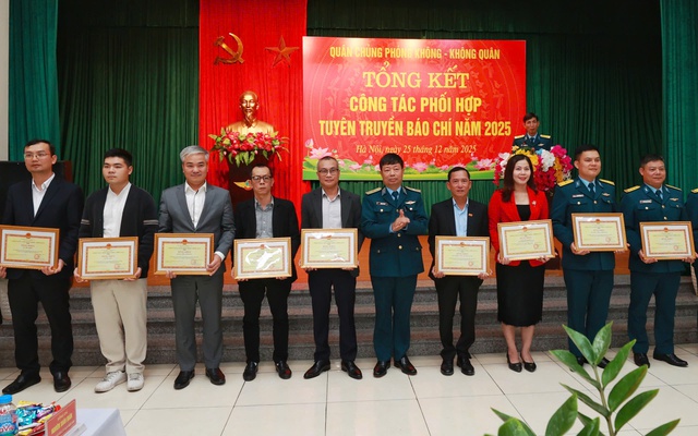 Báo Sức khỏe và Đời sống góp phần lan tỏa hình ảnh người lính Không quân trong thời kỳ mới- Ảnh 2.