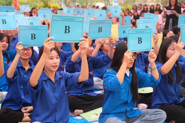 Công tác dân số tỉnh Hưng Yên năm 2025: Dấu ấn chuyển trọng tâm sang dân số và phát triển- Ảnh 2.