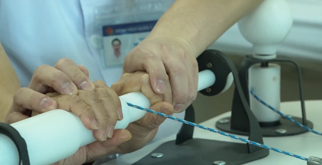 Phục hồi chức năng sớm: Chìa khóa mở cánh cửa hồi sinh sau phẫu thuật và đột quỵ- Ảnh 2.