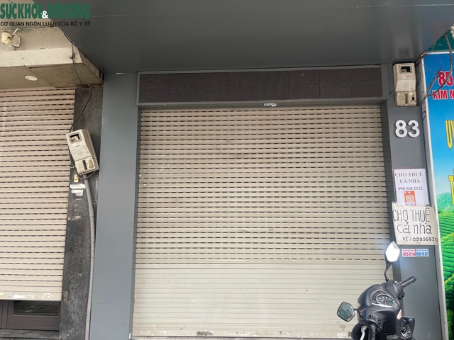 Hà Nội: Hàng loạt cửa hàng trên phố Kim Mã đóng cửa, trả mặt bằng dịp cuối năm- Ảnh 6. Hà Nội: Hàng loạt cửa hàng trên phố Kim Mã đóng cửa, trả mặt bằng dịp cuối năm- Ảnh 6.