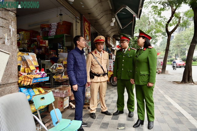 Công an Hà Nội tăng cường kiểm soát, đảm bảo an ninh trật tự khu vực trận địa pháo hoa- Ảnh 3.