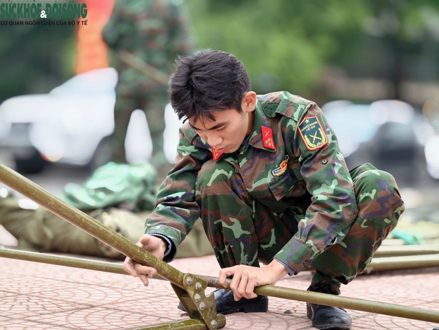 Công an Hà Nội tăng cường kiểm soát, đảm bảo an ninh trật tự khu vực trận địa pháo hoa- Ảnh 6.