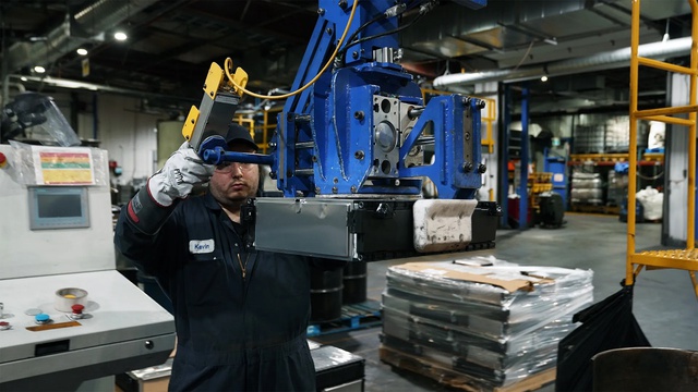 Đầu tư tái chế pin xe điện thế nào cho an toàn và hiệu quả?- Ảnh 1. Đầu tư tái chế pin xe điện thế nào cho an toàn và hiệu quả?- Ảnh 1.