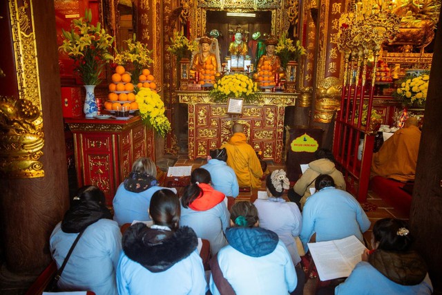 Linh thiêng Lễ Vía Đức Phật A Di Đà trên 'Nóc nhà Đông Dương'- Ảnh 4.