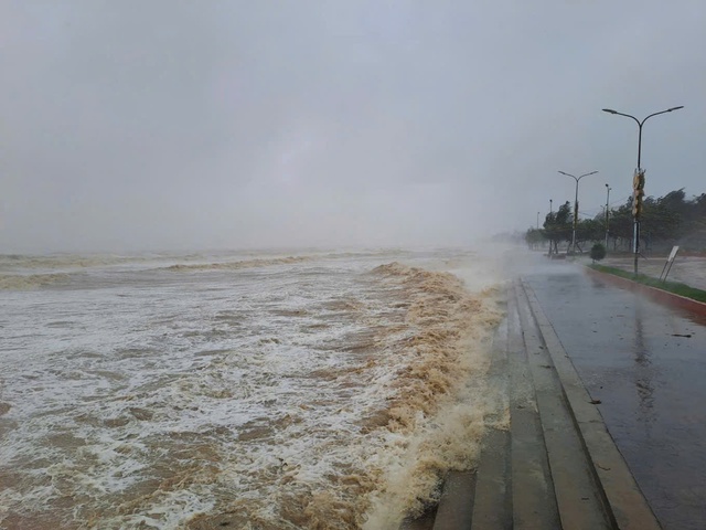 Bão số 15 tan, Biển Đông có thể xuất hiện cơn bão mới- Ảnh 1.