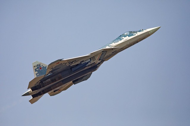 Vì sao Ấn Độ 'thiếu tin tưởng' tiêm kích Su-57 của Nga?- Ảnh 1.