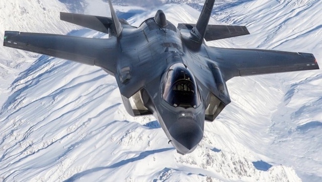 Tiêm kích F-35 không còn được tin tưởng, Mỹ cắt gần 50% đơn hàng năm 2026?- Ảnh 1.