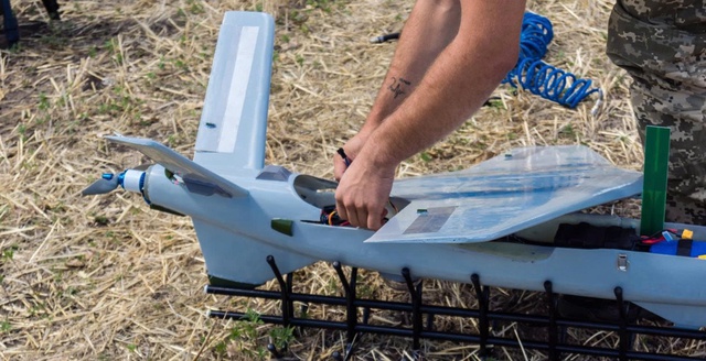 Nga trang bị Starlink cho UAV khiến NATO rơi vào thế 'tiến thoái lưỡng nan'- Ảnh 1.