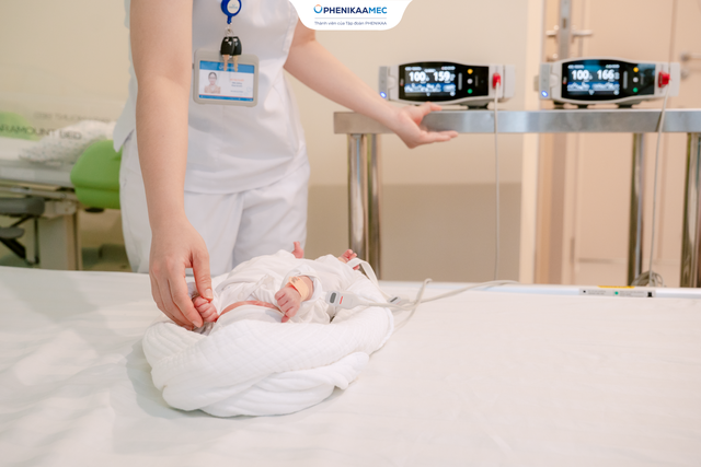 Trẻ sơ sinh bị tim bẩm sinh có chữa được không? Ba mẹ cần biết ngay điều này- Ảnh 1.