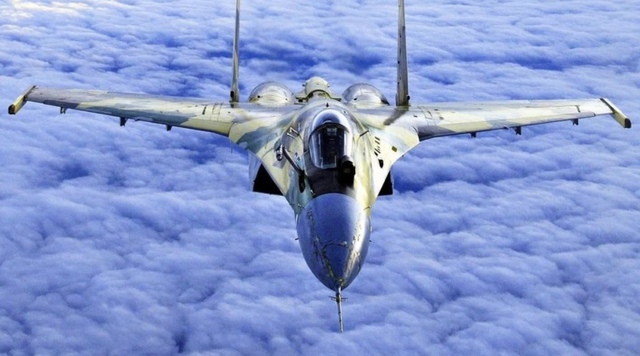 Tiêm kích Su-35 của Nga bùng nổ đơn hàng bất chấp phương Tây trừng phạt- Ảnh 1. Tiêm kích Su-35 của Nga bùng nổ đơn hàng bất chấp phương Tây trừng phạt- Ảnh 1.