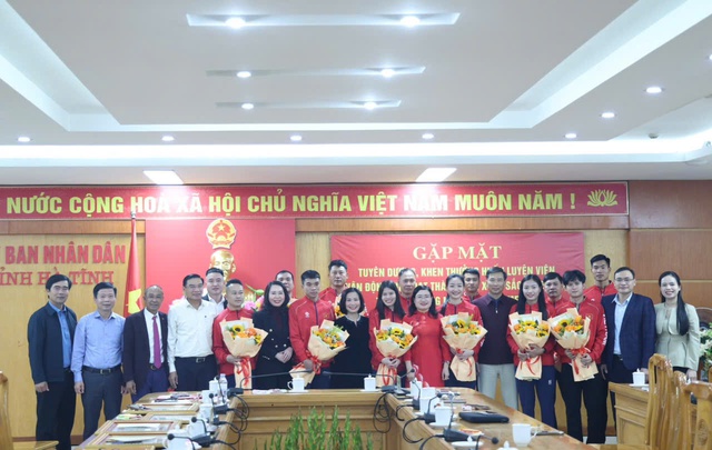 Hà Tĩnh vinh danh những gương mặt thể thao ghi dấu ấn tại SEA Games 33- Ảnh 4. Hà Tĩnh vinh danh những gương mặt thể thao ghi dấu ấn tại SEA Games 33- Ảnh 4.