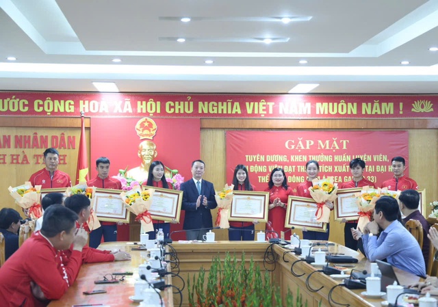 Hà Tĩnh vinh danh những gương mặt thể thao ghi dấu ấn tại SEA Games 33- Ảnh 1. Hà Tĩnh vinh danh những gương mặt thể thao ghi dấu ấn tại SEA Games 33- Ảnh 1.