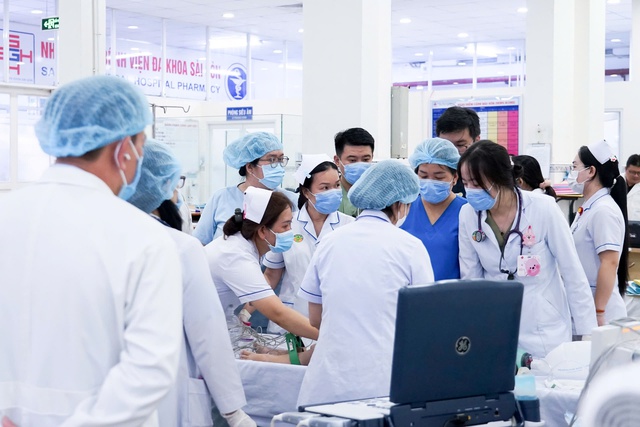 Nạn nhân vụ cháy quán bún ốc ở TP.HCM bị ngạt khí bỏng hô hấp đã qua cơn nguy kịch- Ảnh 3.