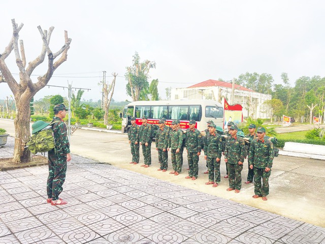 Đà Nẵng tăng quân vào Đắk Lắk, chạy đua hoàn thành 'Chiến dịch Quang Trung'- Ảnh 1. Đà Nẵng tăng quân vào Đắk Lắk, chạy đua hoàn thành 'Chiến dịch Quang Trung'- Ảnh 1.