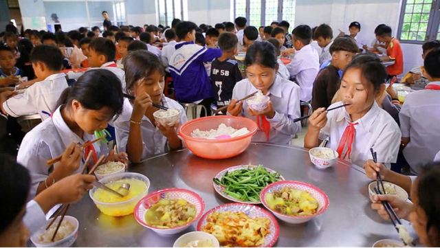 Ăn gì cho đúng ở tuổi học đường? - Ảnh 2. Ăn gì cho đúng ở tuổi học đường? - Ảnh 2.