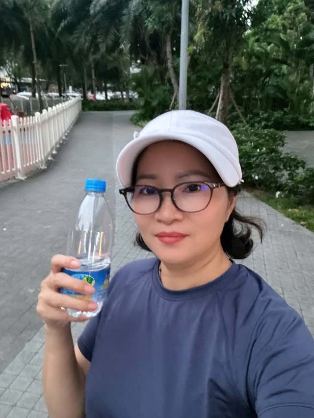 Cuộc thi TÔI KHOẺ ĐẸP HƠN: 'Hồi sinh năng lượng tuổi trung niên' - Hành trình thay đổi sức khỏe của ứng viên Nguyễn Như Quỳnh- Ảnh 5. Cuộc thi TÔI KHOẺ ĐẸP HƠN: 'Hồi sinh năng lượng tuổi trung niên' - Hành trình thay đổi sức khỏe của ứng viên Nguyễn Như Quỳnh- Ảnh 5.