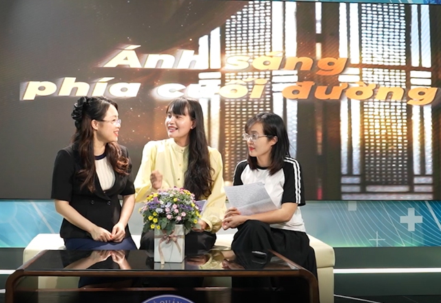 'Ánh sáng phía cuối đường' và những người kể chuyện từ tuyến đầu phòng, chống HIV/AIDS- Ảnh 3. 'Ánh sáng phía cuối đường' và những người kể chuyện từ tuyến đầu phòng, chống HIV/AIDS- Ảnh 3.