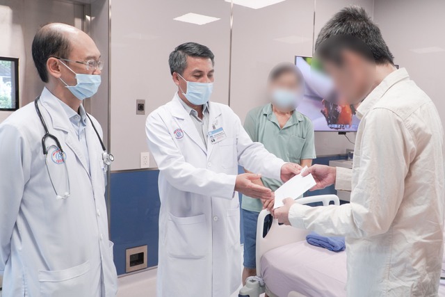 Bệnh nhân ghép phổi đầu tiên ở phía Nam xuất viện trong tình trạng khỏe mạnh- Ảnh 1. Bệnh nhân ghép phổi đầu tiên ở phía Nam xuất viện trong tình trạng khỏe mạnh- Ảnh 1.