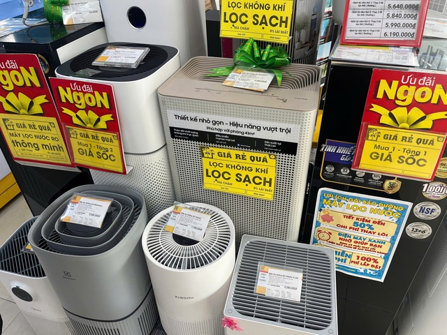 Thời tiết Hà Nội ô nhiễm, máy lọc không khí bán chạy như 'tôm tươi'- Ảnh 3. Thời tiết Hà Nội ô nhiễm, máy lọc không khí bán chạy như 'tôm tươi'- Ảnh 3.