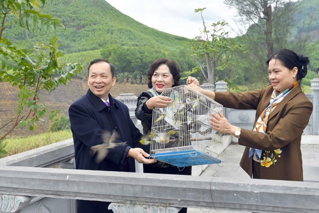 Ngành Ngân hàng phát động Tết trồng cây và chương trình chung tay xóa 1.000 căn nhà tạm, nhà dột nát- Ảnh 3.