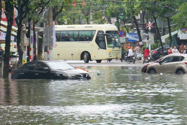 Tâm điểm mưa lớn ở miền Trung những ngày tới là khu vực nào?- Ảnh 2.