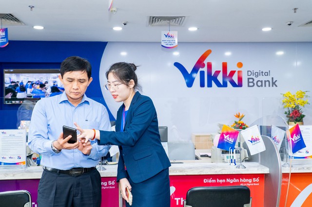 Vikki Digital Bank tấp nập đón khách tới giao dịch- Ảnh 2.