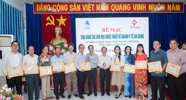 Khắc họa phẩm chất cao quý của thầy thuốc qua các tác phẩm văn học nghệ thuật- Ảnh 1.