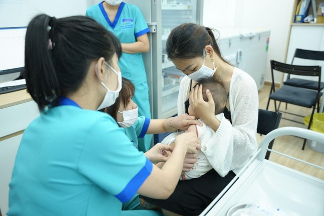 Tiêm vaccine phòng bệnh: Đừng để 'nước đến chân mới nhảy'- Ảnh 1.