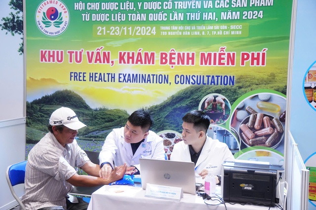 TS.BS. Bùi Phạm Minh Mẫn: Hành trình từ trái tim yêu nghề đến khát vọng đưa y học cổ truyền Việt Nam vươn tầm thế giới- Ảnh 4.