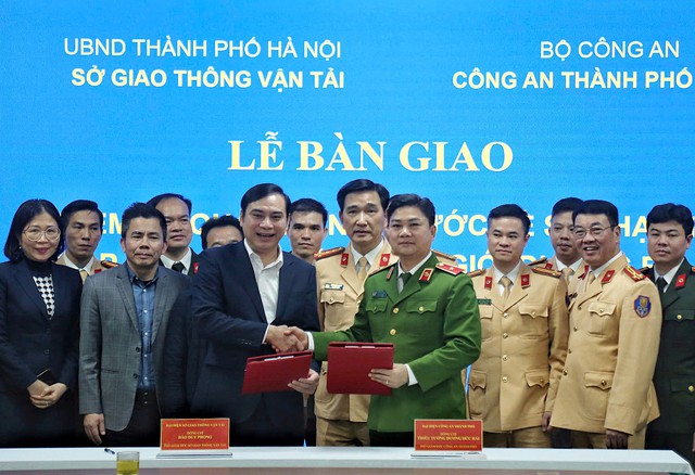 Sở GTVT bàn giao lại việc sát hạch, cấp giấy phép lái xe cho Công an Hà Nội- Ảnh 2.